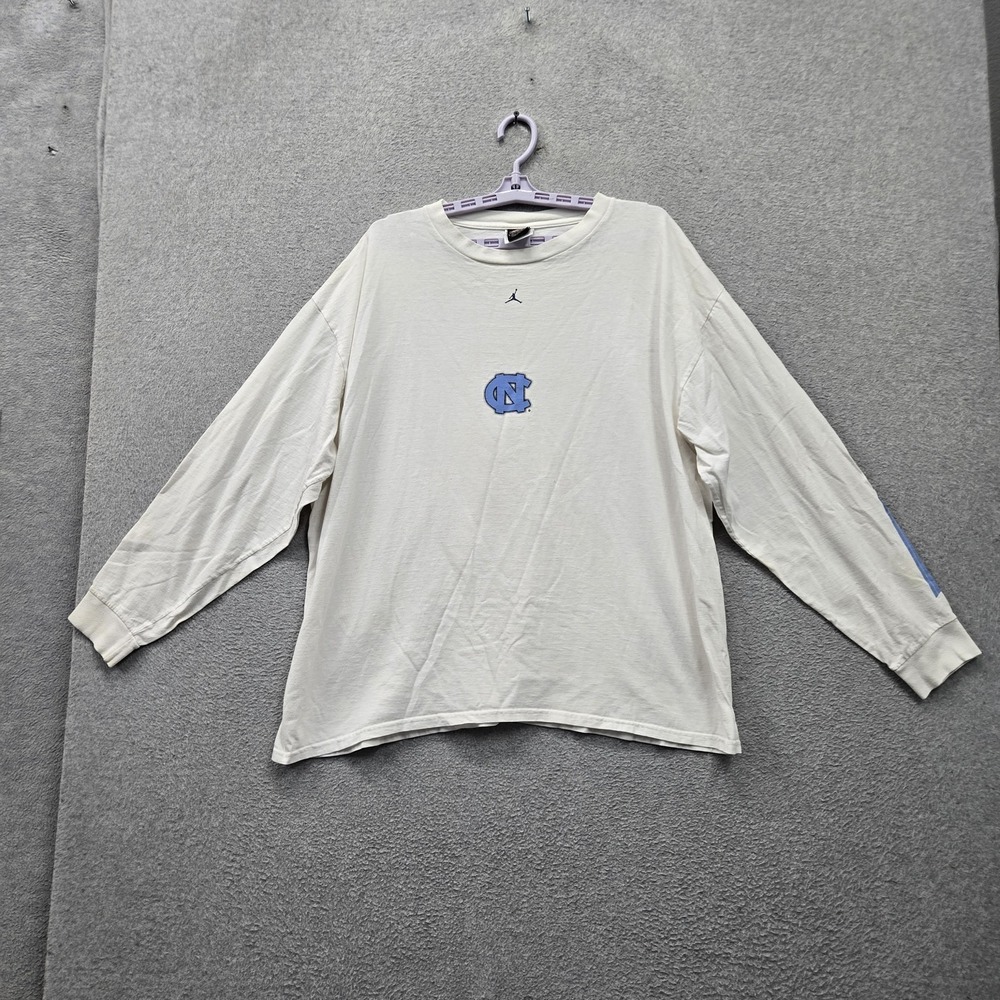 VINTAGE North Carolina Tar Heels Men Shirt XL White Nike Air Jordan Jumpman Logo